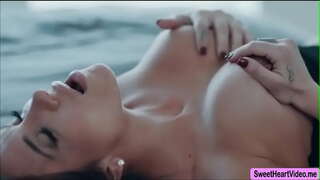 جاكلين تايلور لم أكن أتوقع أن أمارس الجنس مع ليف البرية و النشوة