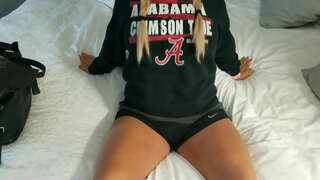 Etxeko rubia emaztea ibilaldiak cock