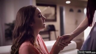 ���ინეიჯერი სწრაფად ცვლის შეხვედრის დრო და თარიღი, მისი sis აქვს გოგო გაიცნო ონლაინ რეჟიმში.იგი ცვლის თავად გამოიყურებოდეს მისი sis და გვიჩვენებს up ifo მისი ვადები სახლი.იგი მანიპულირებს გოგონა შევიდა sex