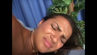 Tanned latina Claudia Bella maka akoho mainty ao an-lena cunt Tanned latina Claudia Bella maka akoho mainty ao an-lena cunt